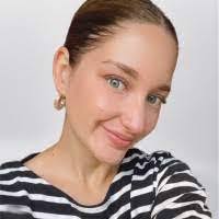 Sarah Tefft's Instagram, Twitter & Facebook