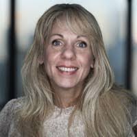 Renee Yeager's Instagram, Twitter & Facebook