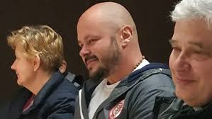 Adam, o morador de rua resgatado pela beleza da arte