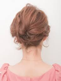 結婚式 二次会の自分でできる髪型の手順付ショートヘアアップ編 dressy 自分でできる髪型 ショートヘア夜会巻きアップスタイル1 3 ショート ヘアアップ アップスタイル やり方 ボブ アップスタイル やり方