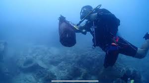 Check spelling or type a new query. Aksi Menyelam Berburu Sampah Di Laut Saat World Cleanup Day 2018 Regional Liputan6 Com