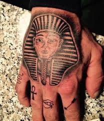 150 Alte Agyptische Tattoos Ideen Mit Bedeutungen 2019 Agyptische Bedeutungen Ideen Tattoos Hieroglyphen Tattoo Hand Tattoos Tattoo Ideen