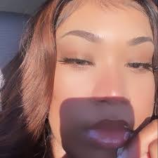 Zara Campbell's Instagram, Twitter & Facebook