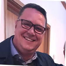 I was truly honoured to receive the 'Freedom of the City of London' at  Guildhall yesterday. The prestigious honour, granted by the City of London  Corporation, has been presented to the likes