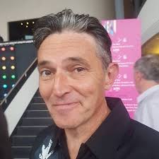 Its with bittersweet announcement that my good friend and guitar legend  Dave Edmunds is retiring after tomorrow night's show. Dave produced the  early Stray Cats albums that spawned Runaway Boys, Stray Cat