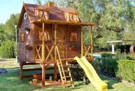 Spieltürme, spielanlagen, spielhäuser, sandkästen, schaukeln, wippen sowie gartenmöbel aus holz. Grosse Stelzenhauser Aus Holz Fur Den Garten Greenhouse