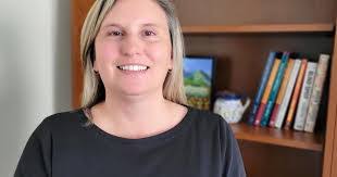 Lisa Burkholder's Instagram, Twitter & Facebook