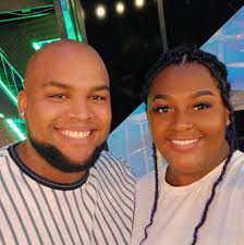 Hi, can anyone recommend a singer(s) for during the wedding breakfast  please? We already have a string quartet for the ceremony and canapés but  would love a singer for the wedding breakfast!