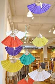 Visual Merchandising Window Display Ideas From Japan Zen Chinese New Year Decorations Japan Decor Japan Party