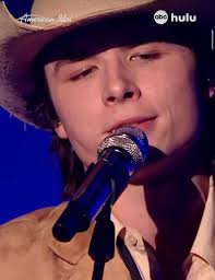 Noah Thompson Girlfriend: Is “American Idol 2022” Finalist Married to Angel  Dixon?