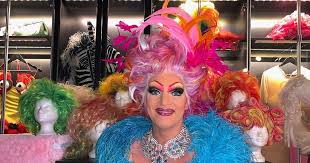 Still dating his girlfriend jean rogers? Olivia Jones Gewahrt In Biografie Ungeschminkte Einblicke Queer De