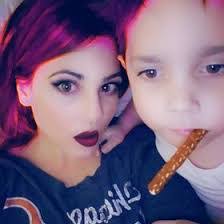 Shannon Majewski's Instagram, Twitter & Facebook