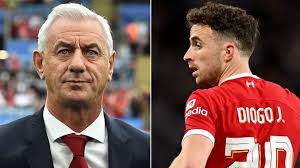 Spurs and Liverpool battle to sign Phil Jones