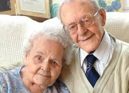 Uhuy... Kakek Usia 99 Tahun Nikahi Nenek Usia 86 Tahun