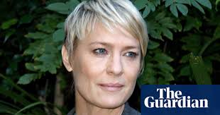 She has won a golden globe award and a satellite award, as well as earned eight prim. Robin Wright I M In My 40s And I Don T Inject My Face With Botox The Congress The Guardian