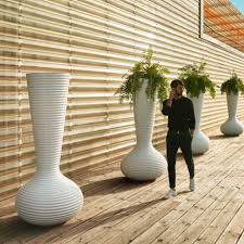 Bloom Vase Pot Xxl Terrasse Design Vondom Pot De Fleur Exterieur Mobilier Jardin Deco Exterieure