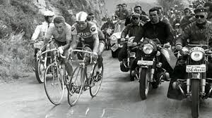 Onze hoofdredacteur gaat op winterse avonden graag eens quizzen. Radsport Legende Raymond Poulidor Verstorben Eurosport