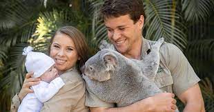 Bindi irwin's baby daughter, grace warrior, certainly has her mother's smile. Bindi Irwin Introduced Her 2 Month Old Baby Girl To A Koala