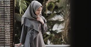 Tidak mengizinkan orang lain masuk rumah kecuali dengan izin suami 5. Jom Ketahui Tanggung Jawab Seorang Isteri Dan Hak Yang Mereka Perlu Dapat Dalam Keluarga Menurut Islam