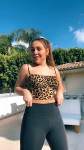 Kouvr K0uvr A Cree Une Video Courte Sur Tiktok Avec La Musique Magic In The Hamptons Th The Most Beautiful Girl Choreography Videos Holly Willoughby Legs