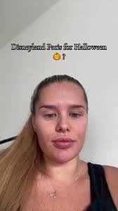 Lauren Brunt's Instagram, Twitter & Facebook