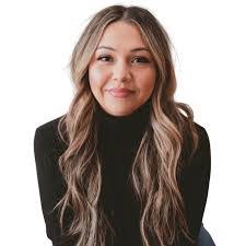 Ashley Ali's Instagram, Twitter & Facebook