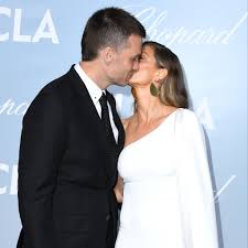 Jul 02, 2021 · gisele bündchen and tom brady clearly aren't ready to become empty nesters anytime soon. Gisele Bundchen And Tom Brady Sweet Pictures Popsugar Celebrity
