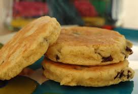 Welsh Cakes Comme Des Scones Cuits A La Poele C Est Fou Comme Nous Pouvons Parcourir Un Livre De Cuisine Pendant De Scones Alimentation Recettes Britanniques