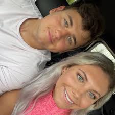 Abigail LeCompte (@AbzzLeCompte)