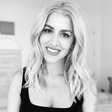 Ladies!! This is me! RAW AND REAL! I'm not perfect! One thing I don't like  about my physical self is my body. One thing I don't like about my mental  self is