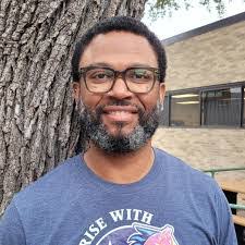 Esther Drake's Instagram, Twitter & Facebook