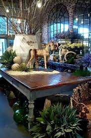 Pin By Suzel Beauchamp On Magasins Vitrines Merchandising Shop Interiors Flower Shop Design Decor