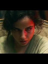 Terror Paranormal en la Pensión: Una Nueva Vida Rueda