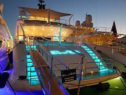 Cruise port schedule, live map, terminals, news. Yacht Sur Le Port De St Tropez Picture Of Le Senequier Saint Tropez Saint Tropez Tripadvisor