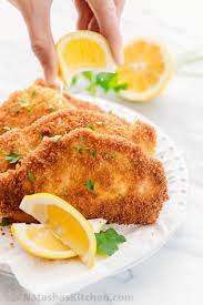 The schnitzel is this is a classic recipe for making schnitzel, nothing fancy, you just have to bread the meat and fry. Pork Schnitzel Recipe Natashaskitchen Com