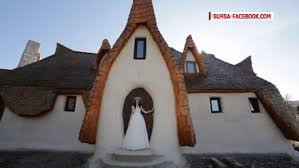 Näytä lisää sivusta castelul de lut valea zanelor facebookissa. Castelul De Lut Desprins ParcÄƒ Din PoveÈ™ti Care Atrage Sute De TuriÈ™ti In Valea Zanelor Nu Ne AÈ™teptam SÄƒ Fie AÈ™a Frumos Nasul Tv