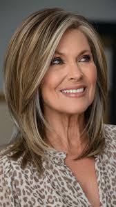 Lora Dodd's Instagram, Twitter & Facebook