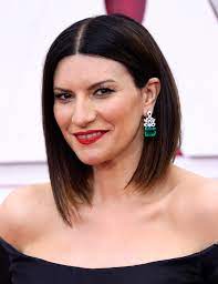 L'artista ha cantato io sì (seen) nel teatro dell'opera di roma. Der Posh Bob Ist Zuruck Laura Pausini Tragt Die Ikonische 2000er Frisur Bei Den Oscars Vogue Germany