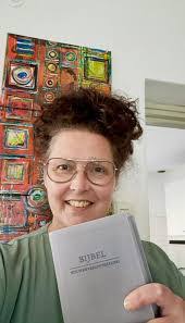 Nancy Fager's Instagram, Twitter & Facebook