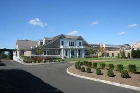 Westhampton country club is a recreational facilities and services company based out of 35 potunk ln, westhampton beach, ny, united states. Westhampton Beach Country Club A Westhampton Beach Ny Bar Thrillist