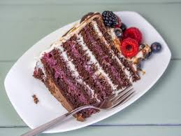 Waldfrucht Nougat Torte Mit Sahne Mascarpone Creme Und Vielen Beeren Rezept Nougat Torte Kuchen Und Torten Kuchen Ohne Backen