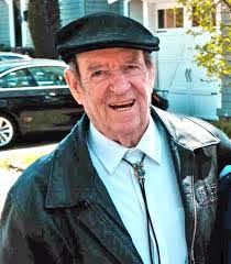 William Queen's Instagram, Twitter & Facebook