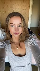 Alana Mallett's Instagram, Twitter & Facebook