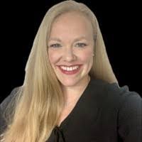 Beth Sanderson's Instagram, Twitter & Facebook