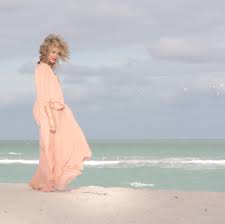 Naturally, curly hair strands stick together and form locks to prevent damage. Styling Naturally Curly Hair In High Humidity Climates Jackie Unfiltered