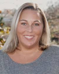 Karen Sinnott's Instagram, Twitter & Facebook