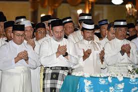 The present new terminal was officially opened in september 2002. Lucas Szkopinski On Twitter 2 2 The Funeral Of Hrh Sultan Ismail Petra The Former Sultan Of Kelantan In Photos Although It Was A Very Sad Occasion It Was Good To See