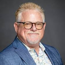 Leandra Davis's Instagram, Twitter & Facebook