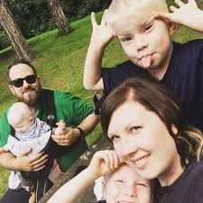 Carla Gregory (@CarlaAndFamily)