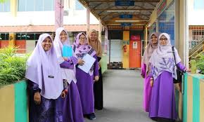 Jawatan kosong sebagai guru sekolah rendah & guru jagaan harian dengan kelayakan berikut: Berminat Bekerja Di Hidayah Pusat Pendidikan Hidayah